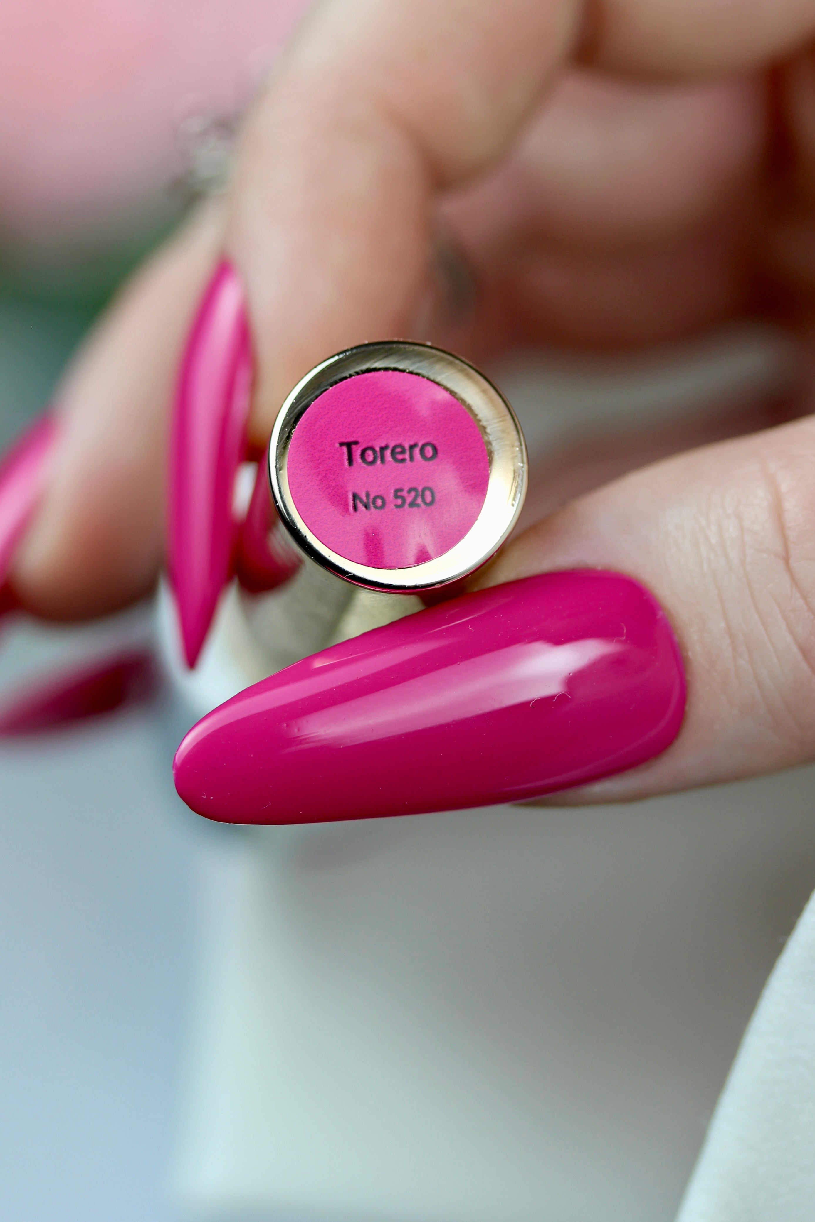 Esmalte semipermanente Torero Nº520 - 6ml