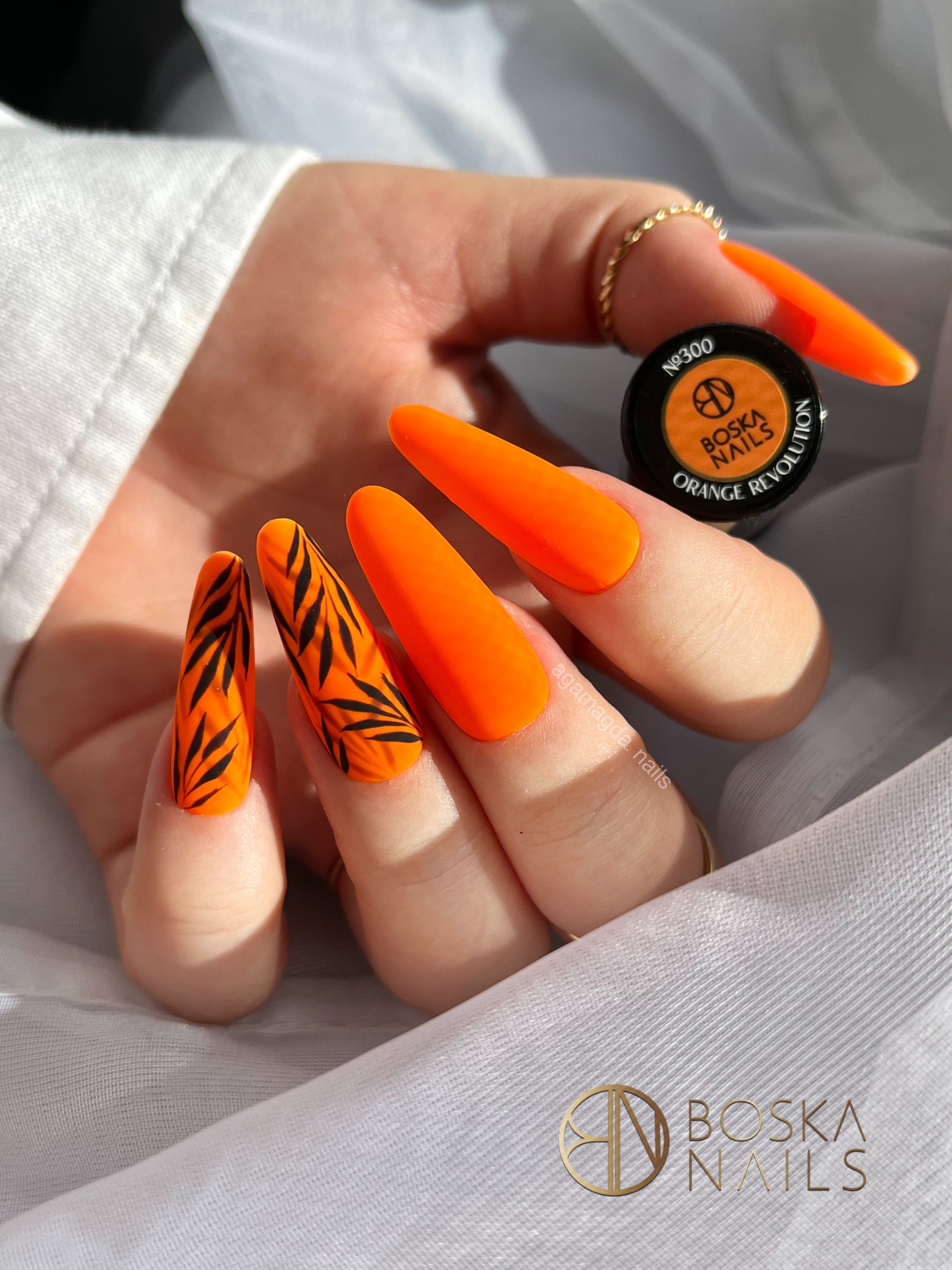 Verniz Semi-Permanente Orange Revolution Nº300 - 6ml